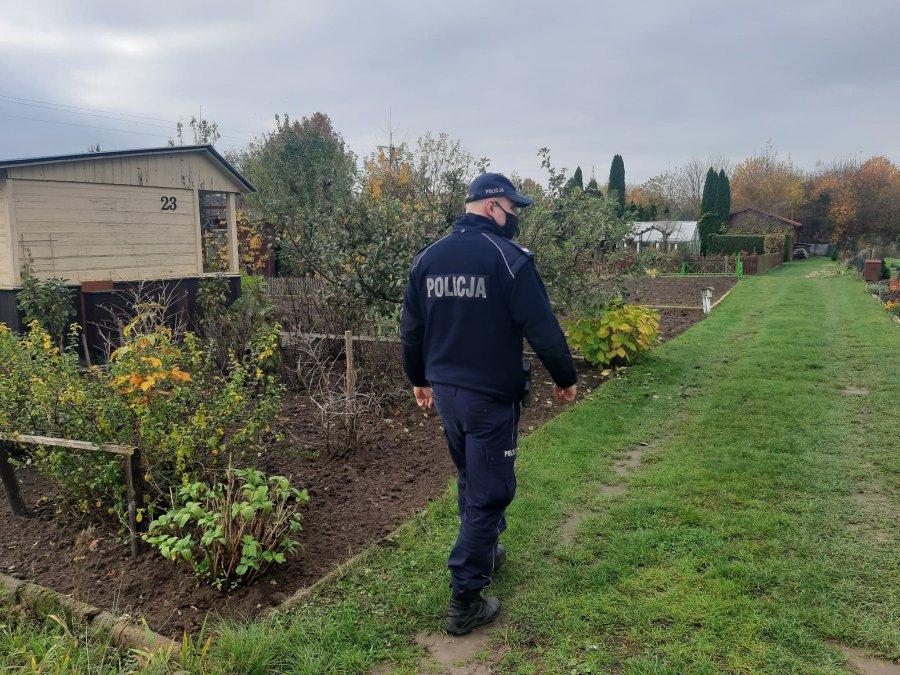 Policjanci radzą działkowiczom