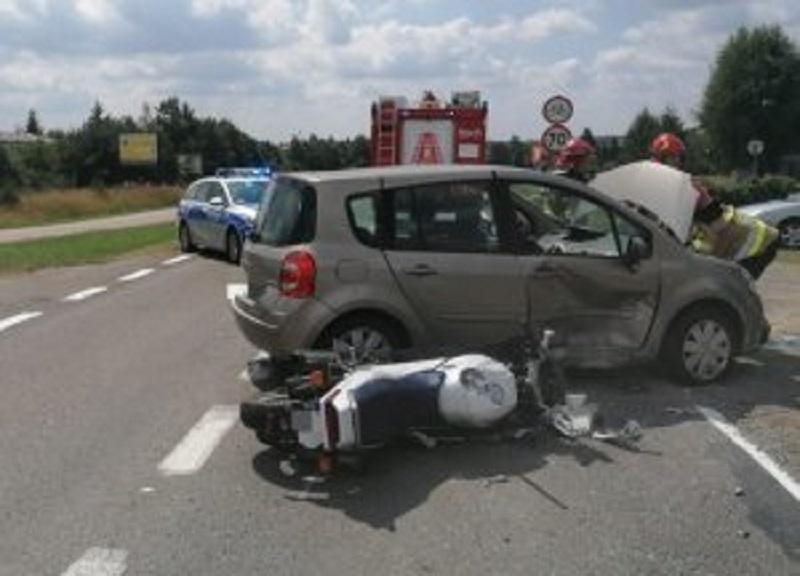 Motocyklista przetransportowany śmigłowcem do szpitala