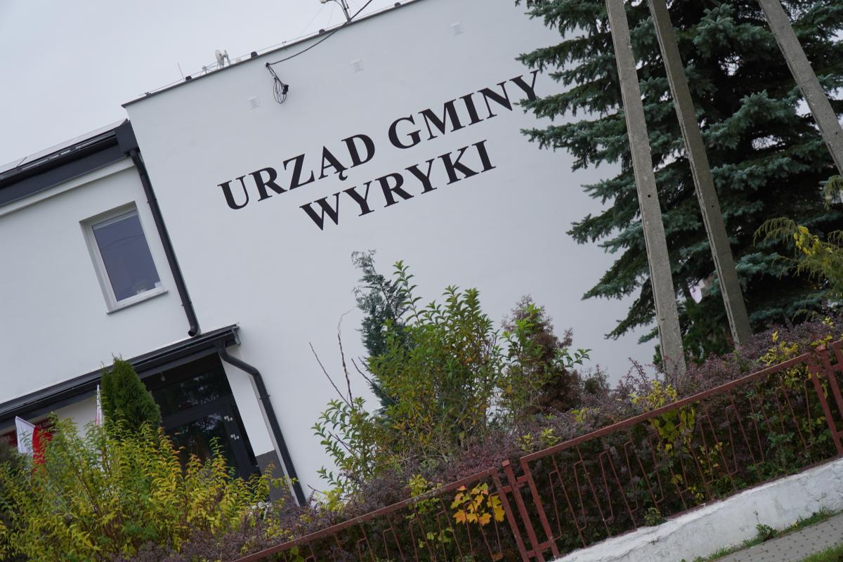 Dogrzeją budynki gminne