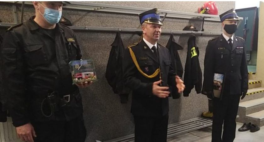 Uroczysta zmiana służby w Komendzie Powiatowej Państwowej Straży Pożarnej we  Włodawie