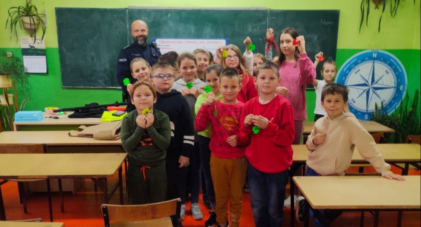 Będą świecić na drodze