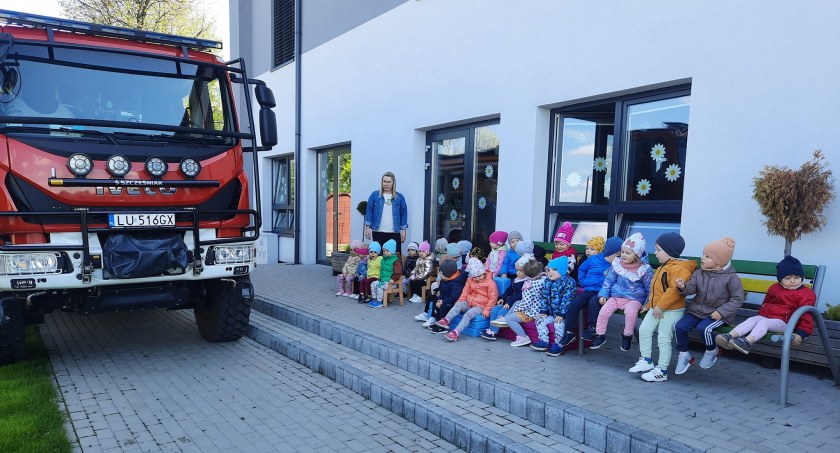 Strażacy w Żłobku Gminnym Maluch. Było super! (ZDJĘCIA)