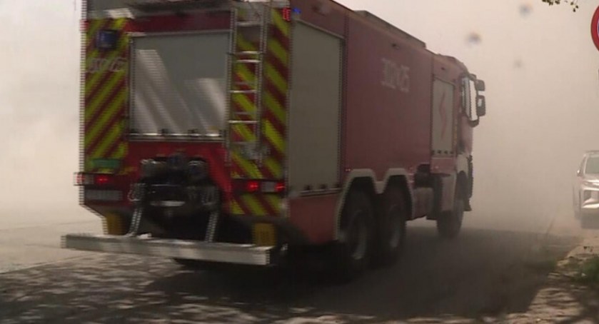 Zawalił się strop. Dwie osoby uwięzione w gruzach (WIDEO + ZDJĘCIA)