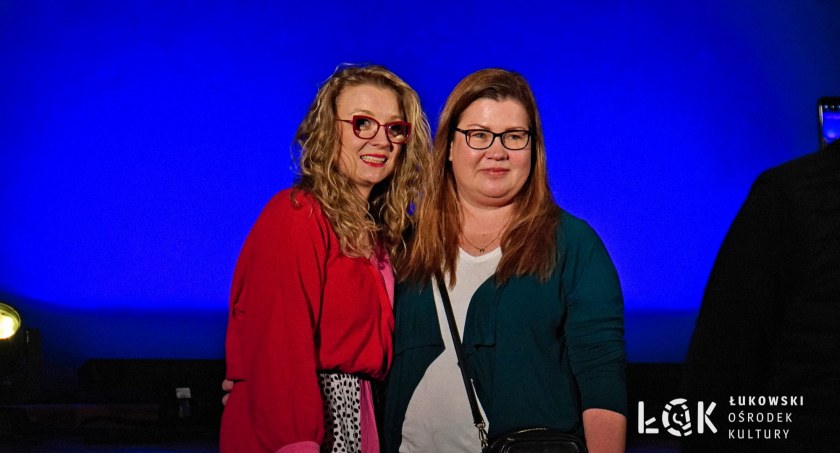 Łukowska publiczność co chwilę wybuchała śmiechem. Stand - up w Łukowie 