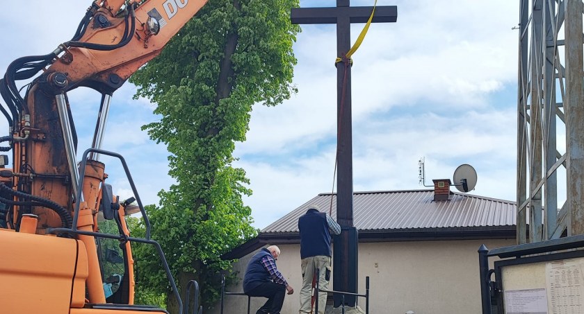 Nowy Krzyż Misyjny w parafii Podwyższenia Krzyża Św. w Łukowie (ZDJĘCIA)