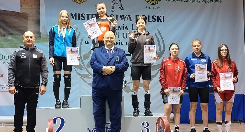 Oliwia Markiewicz  i Andżelika Młynarczyk mistrzyniami Polski! Gratulacje dla trenera Roberta Dołęgi 