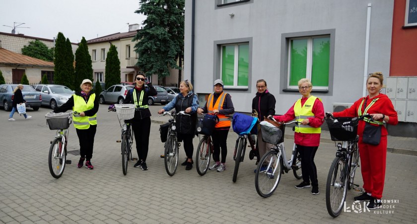 Seniorzy z Łukowa ruszyli na wyprawę rowerową (GALERIA) 