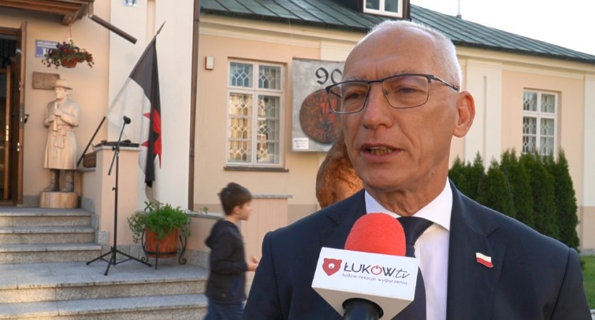 Laptopy dla uczniów. Poseł Sławomir Skwarek pomagał pisać ustawę (WIDEO) 