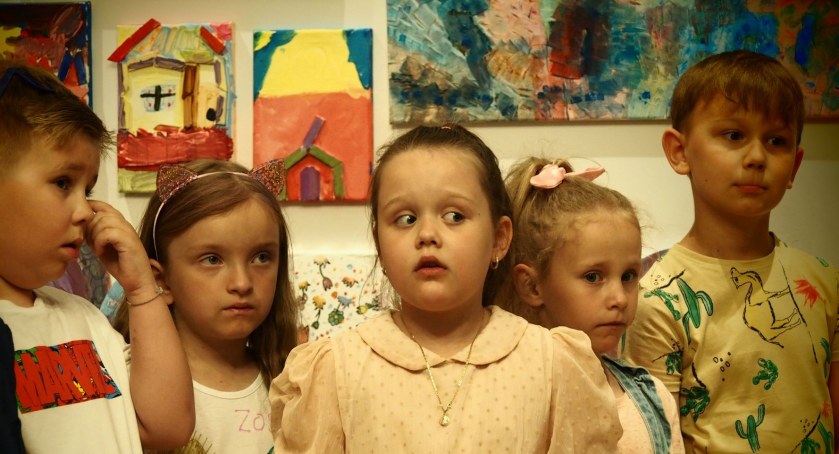 Wernisaż prac dzieci „Artystyczny kociołek” w ŁOK (ZDJĘCIA)