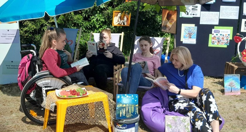 Piknik z książką: Akcja czytelnicza w Łukowie (GALERIA) 