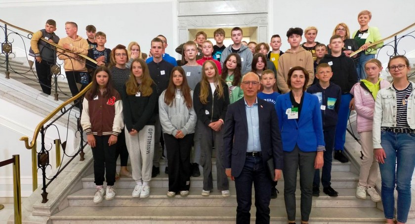 Uczniowie z Zagoździa odwiedzili Sejm na zaproszenie Posła Sławomira Skwarka! 