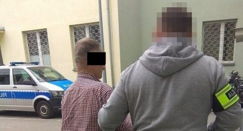 Zwyrodnialec kopnął ciężarną córkę w brzuch!