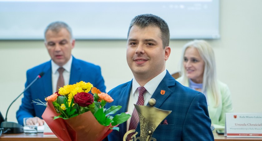 Radny Bober Człowiekiem Roku Tygodnika Wspólnota. Na statuetkę czekał 3,5 miesiąca 