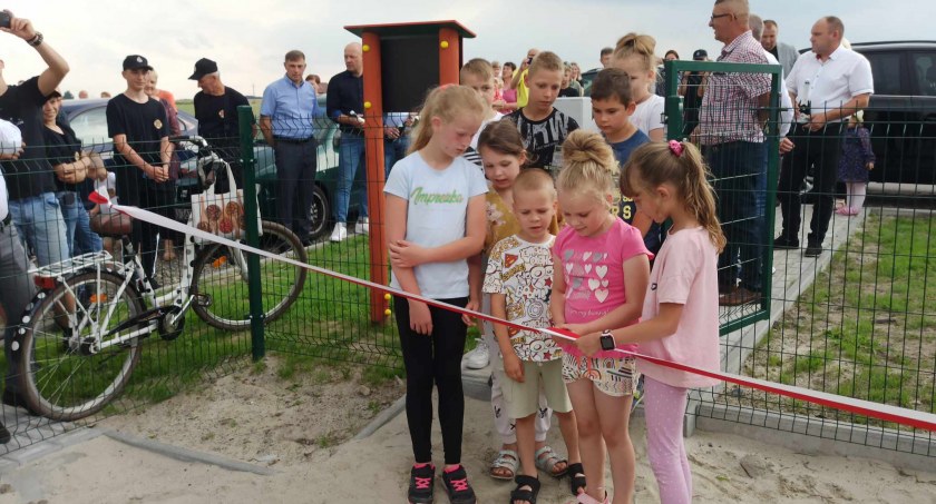 OFICJALNE OTWARCIE PLACU ZABAW NA 