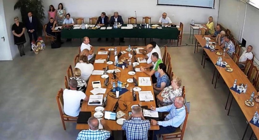 Małżeństwo dyrektorów Pacek kończy swoje długoletnie funkcje, pozostając nauczycielami