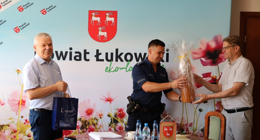 Dzielnicowy Roku doceniony przez Zarząd Powiatu Łukowskiego 