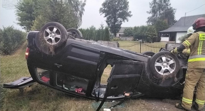 Wypadek na krajowej 19. Trzy osoby poszkodowane (ZDJĘCIA)