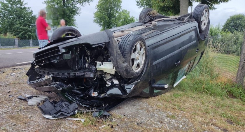 Nie ustąpiła pierwszeństwa i tragedia gotowa!  Trzy osoby ranne w wypadku pod Radzyniem 