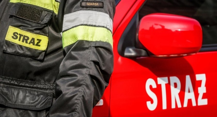 Zapalił się samochód. Strażacy z powiatu mieli pełne ręce roboty!