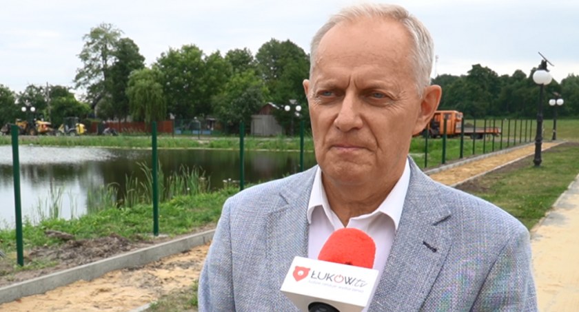 Skwerek w Serokomli nabiera blasku dzięki rewitalizacji (WIDEO)