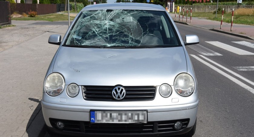 15-letnia rowerzystka potrącona na pasach na Karwaczu 
