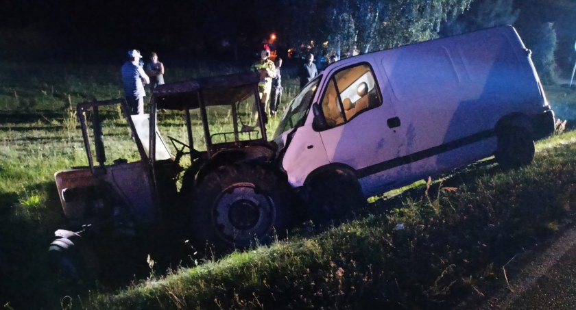 Nocny wypadek w Serokomli. Dwie osoby odwiezione do szpitala (ZDJĘCIA) 