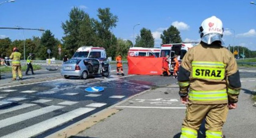 Dramat na drodze! Zderzenie BMW z oplem. Trzy osoby nie żyją! 