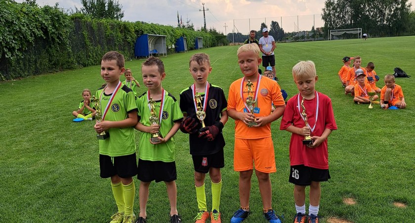 Młodzi piłkarze AMPlus Łuków zwycięzcami NAPRZÓD CUP 2023