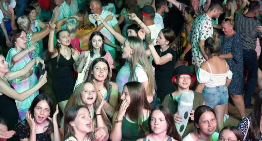Topky rozgrzały publiczność! Roztańczone dożynki w Gminie Wola Mysłowska (WIDEO)