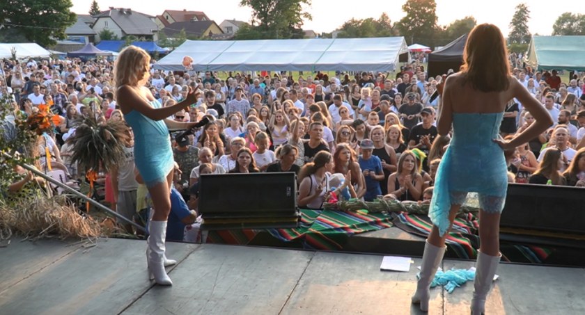 Święto plonów w Gminie Serokomla. Szpilki i Roxaok dały czadu (WIDEO)