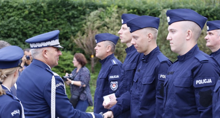 Nowi policjanci w regionie. Właśnie zostali wcieleni do służby 
