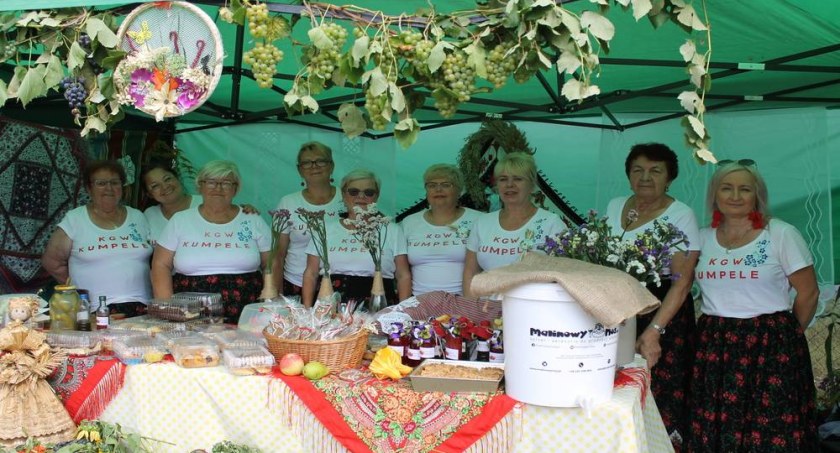 Gmina Łuków: Niedziela z muzyką ludową w Żdżarach