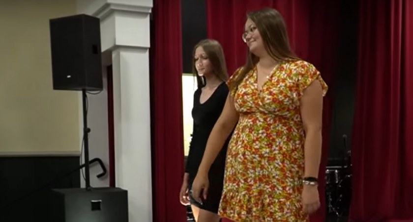 Młodzi projektanci z Gminy Stoczek Łukowski. Takiego pokaz mody nie widzieliście  (WIDEO)