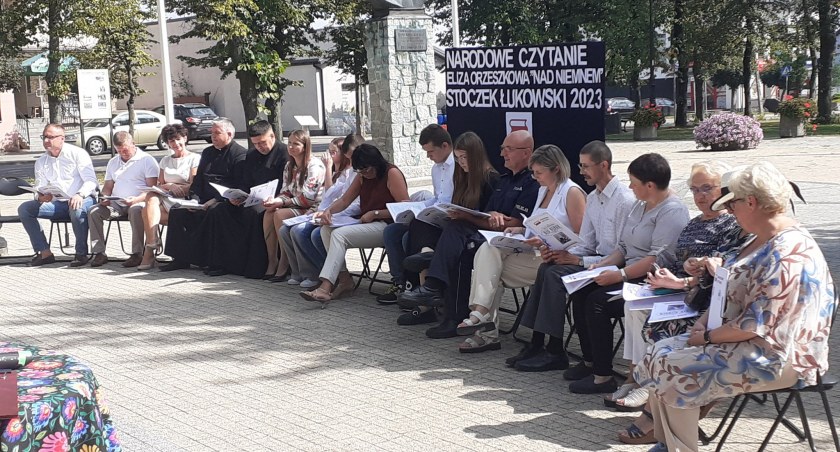 Narodowe Czytanie w Stoczku Łukowskim:   W hołdzie 