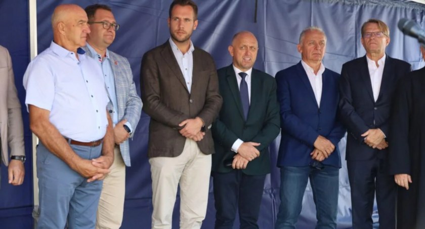 Minister Kanthak otwierał drogę Świderki - Wesołówka (WIDEO)