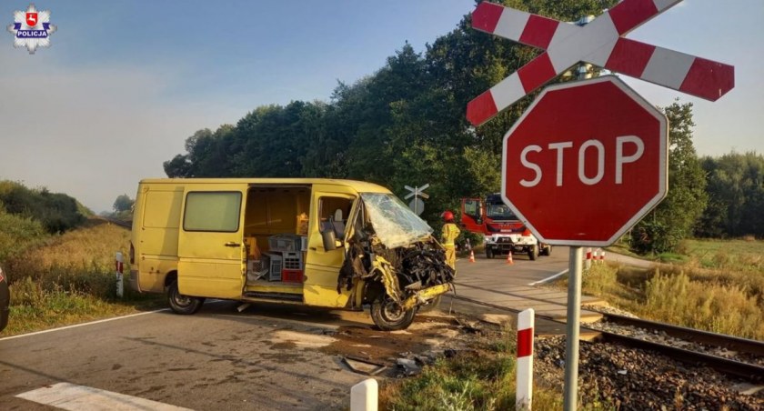 Wjechał pod pociąg, a potem twierdził, że tutaj pociągi nie jeżdżą! 