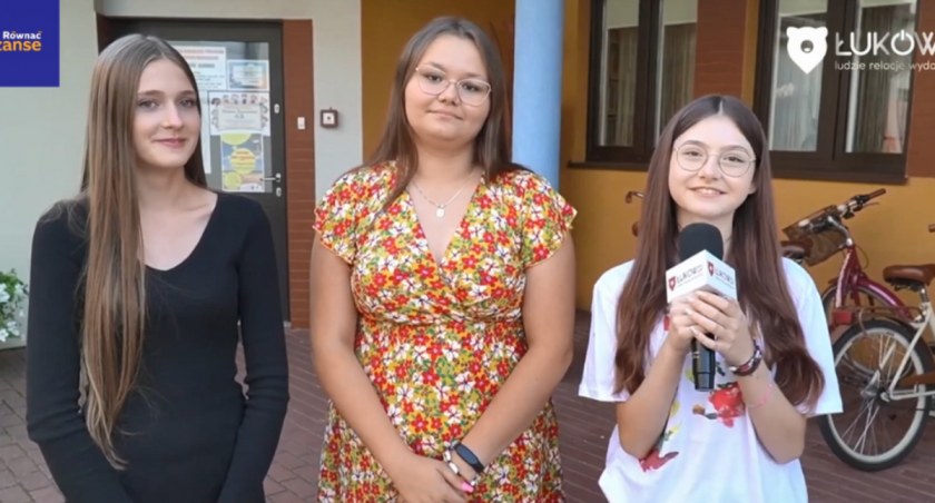 Młodzi projektanci z Gminy Stoczek Łukowski. Takiego pokazu mody nie widzieliście (WIDEO)
