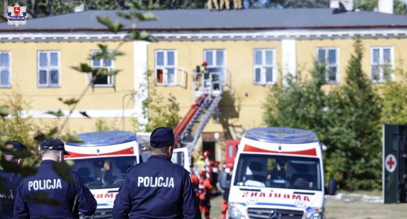 Wybuch gazu i pożar w Szkole Podstawowej. Szybka reakcja służb (ZDJĘCIA)