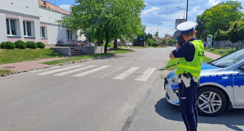 Brawura na drogach! Policja ujawniła blisko 2 tysiące przekroczeń prędkości