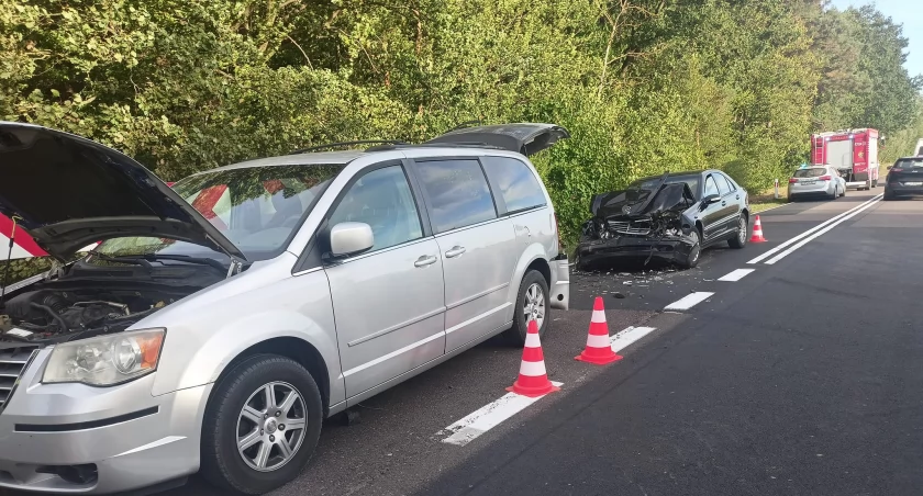 Kolizja w Nowej Rudzie. Dwie osoby poszkodowane! (ZDJĘCIA)
