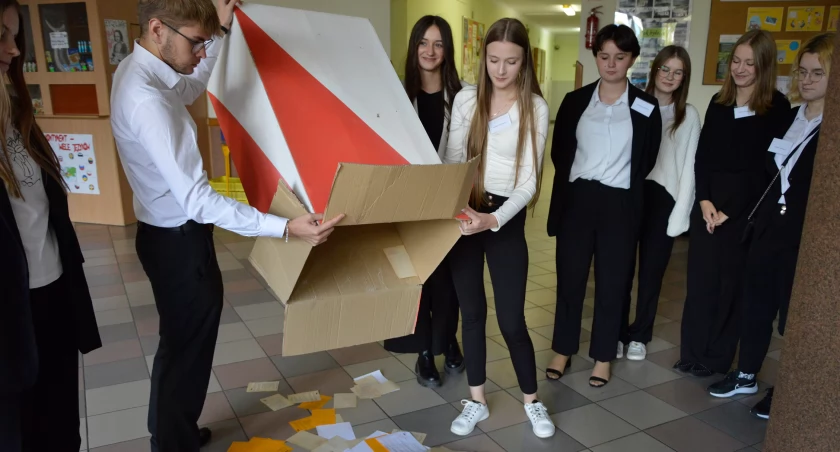 Młodzi Głosują 2023 w ZS nr 3 w Łukowie: Edukacja obywatelska na wysokim poziomie (GALERIA) 