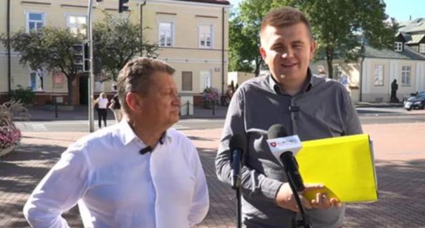 Mateusz Popławski depcze po piętach kandydatom PiS. Głosowanie w gminie Wojcieszków 