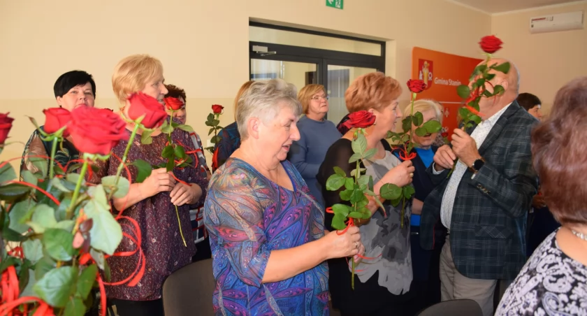 Święto Edukacji Narodowej i rocznica Niepodległości w Staninie: Uroczyste spotkanie z nauczycielami emerytami