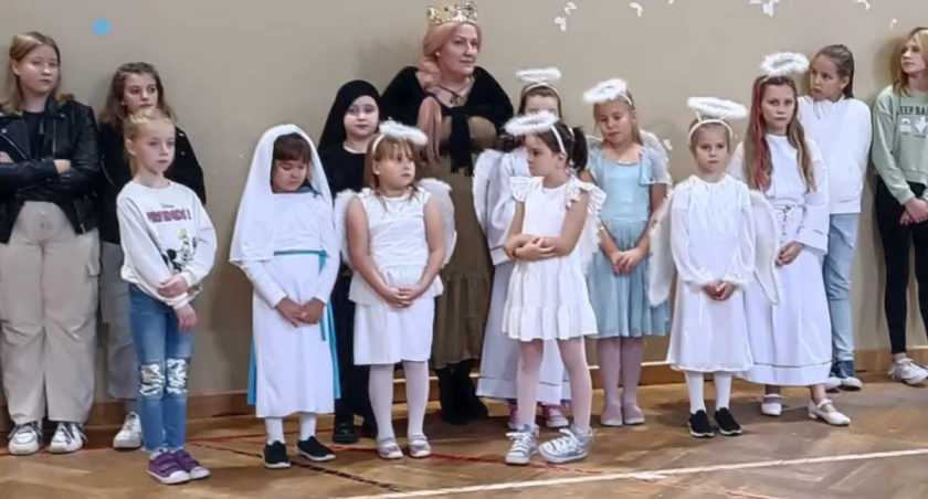Bal Wszystkich Świętych w Szkole Podstawowej w Wólce Domaszewskiej! (WIDEO) 