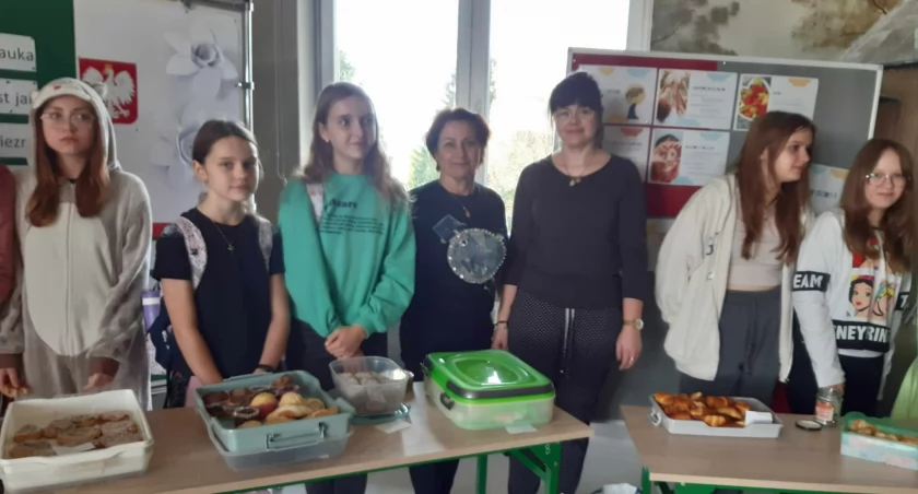 Uczniowie ze Stanina przyszli do szkoły w piżamach, aby wesprzeć dzieci chore onkologicznie
