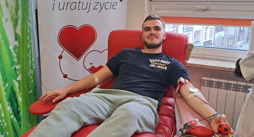 W łukowskiej szkole polała się krew! Świetna akcja w Alejach! 