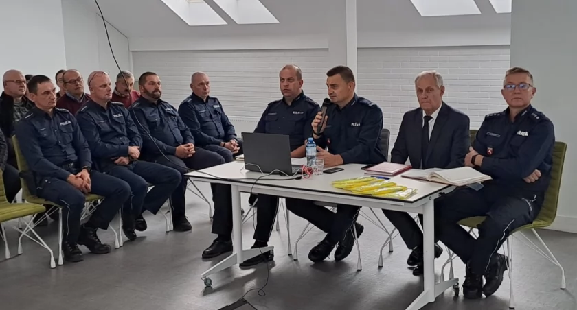 Policjanci, mieszkańcy i samorządowcy o bezpieczeństwie! Ważna debata w Serokomli 