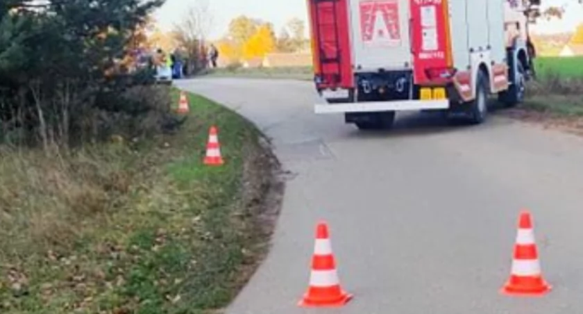 Za kółkiem Opla siedział pijany 43-latek. Dachowanie pod Łukowem!