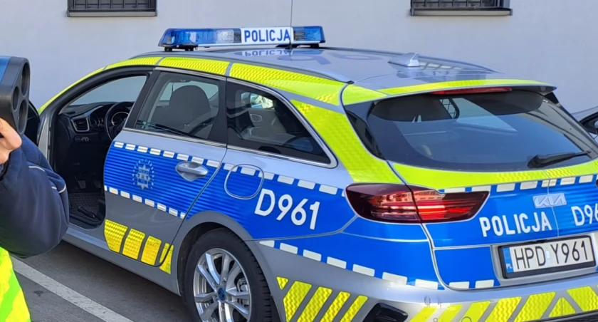 Potrącenie rowerzystki w Staninie. W Konorzatce 24-latek uderzył w drzewo! 