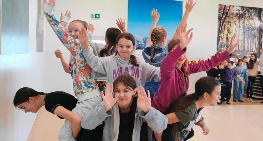 Zespół Pieśni i Tańca Jata wziął udział w inspirujących warsztatach teatralnych pod przewodnictwem Małgorzaty Szyszki